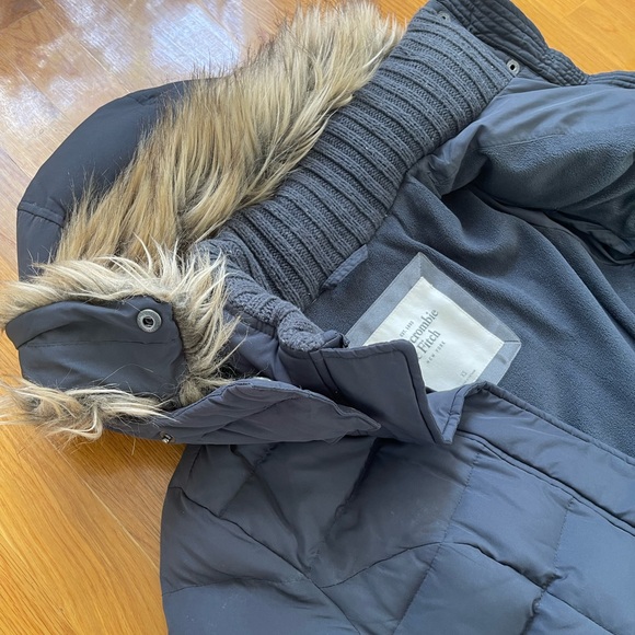 Abercrombie & Fitch down jacket - Picture 6 of 9